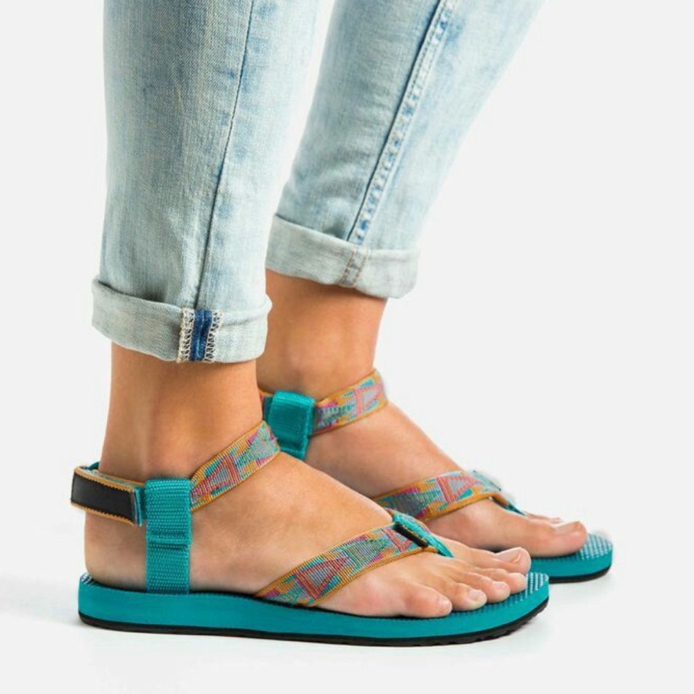 TEVA Artist Series Women’s Sandal Size 11m NWT